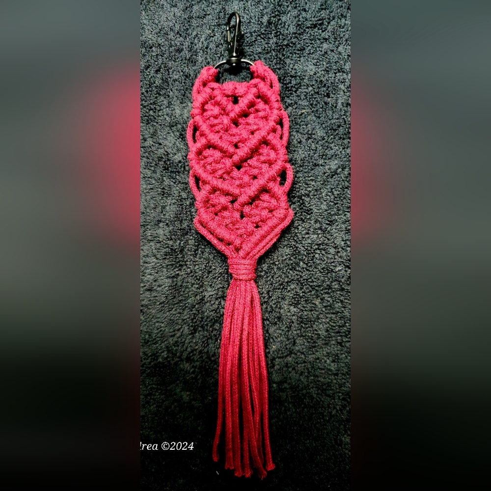 NWOT Handmade Macramé Triple Red Heart Keychain